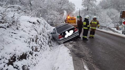 Wypadek Za Wypadkiem Na Podkrakowskich Drogach Samochody L Duj W