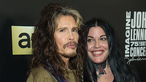 Steve Tylers Daughter Mia Tyler Escapes Maui Wildfires Safely Ksan Fm