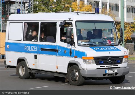 Einsatzfahrzeug B Mb Vario D Grukw A D Bos Fahrzeuge