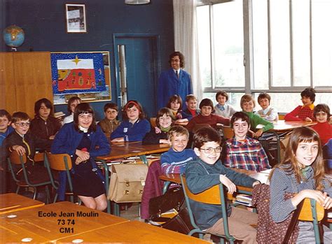 Photo De Classe CM1 De 1974 Ecole Jean Moulin Beauvais Copains D Avant