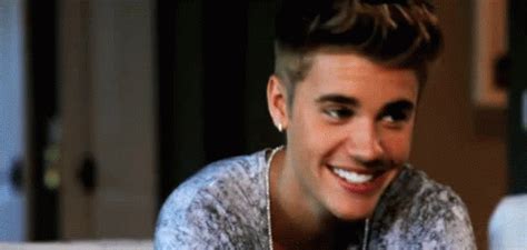 Justin Bieber Laugh GIF - JustinBieber Laugh Funny - Discover & Share GIFs