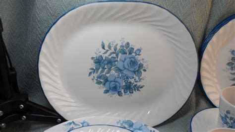 Corelle Blue Velvet Dinnerware Set Service For Plus Accessories