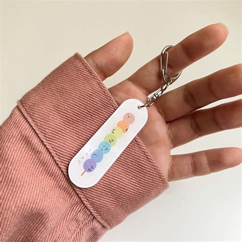 ·現貨📦【love Has No Labels】 獨家設計 鑰匙圈 Key Chain 彩虹 吊飾 蝦皮購物