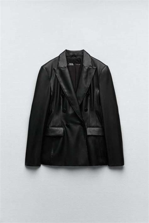 Blazer Negra Efecto Piel De Zara Euros De Las Blazers Que