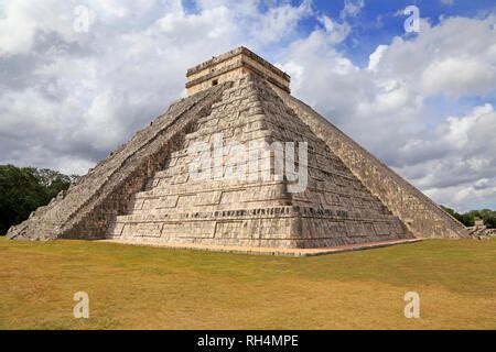 La Piramide Di Kukulc N A Chich N Itz Conosciuta Anche Come El