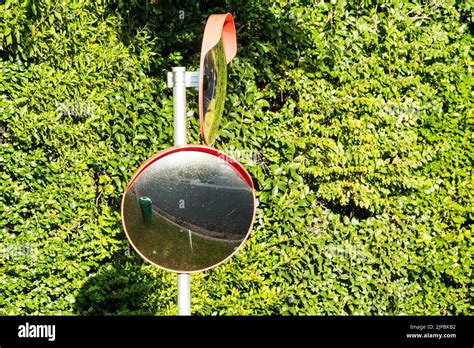 Round Outdoor Convex Mirror Or Driveway Mirror Or High Visibility