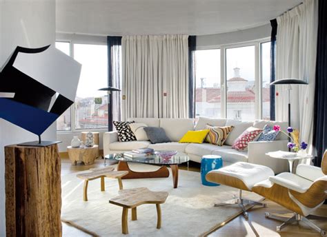 Apartment Colors with Artwork In Madrid | HomeMydesign