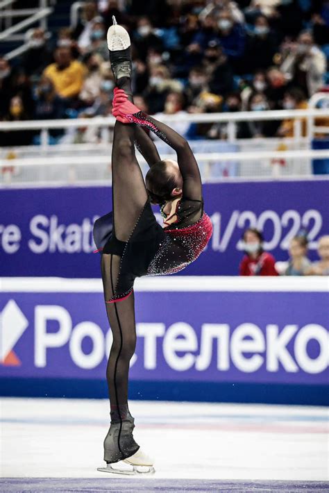 Kamila Valieva Bolero | Hot figure skaters, Speed skating women