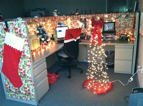 Decoraciones navideñas que salieron del corazón de un Godinez