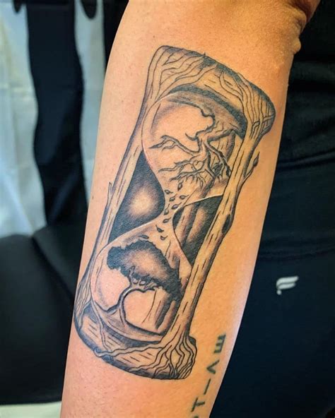 Amazing Hourglass Tattoo Designs That Will Blow Your Mind