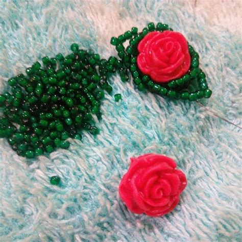 Finally experimenting on the handmade rose beads I... - the little beader