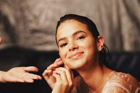 Bruna Marquezine Sensualiza De Biquíni Gata Demais” Metrópoles