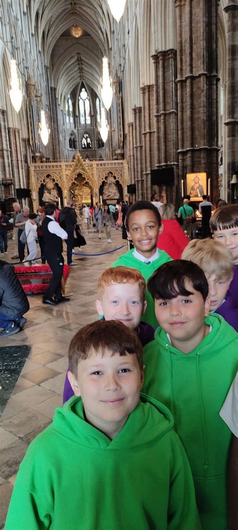 Cw Primary School On Twitter Arrived Safely In London And Having A