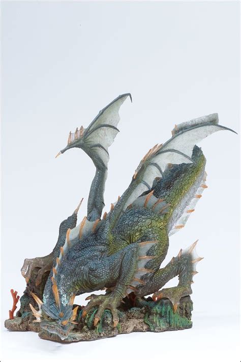 McFARLANES DRAGONS QUEST FOR THE LOST KING February 2005 WATER DRAGON