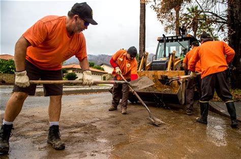 40 people rescued from flash floods in California - CBS News 8 - San ...