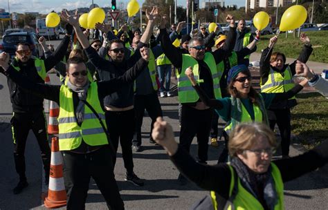 Frances Yellow Vest Movement Marks 1 Year Of Protests