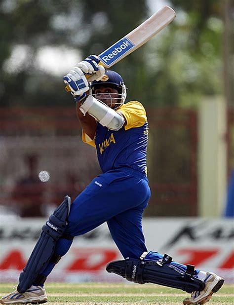 Cheerleaders Keep The Crowd Entertained Espncricinfo