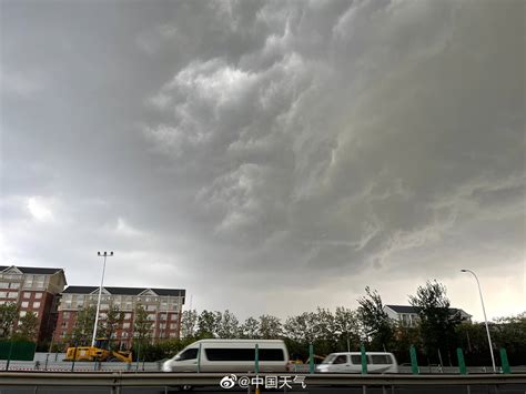 北京冰雹雷电预警齐拉响 雷雨将影响晚高峰 搜狐大视野 搜狐新闻