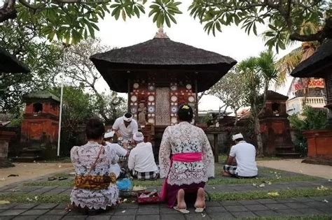 Pura Siwa Dampati Jejak Sejarah Yang Membanggakan Di Pulau Bali