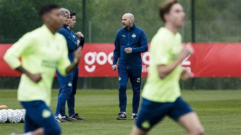 Bosz Is Duidelijk Tegen Vertessen Heb Gezegd Dat Hij Niet Weg Mag