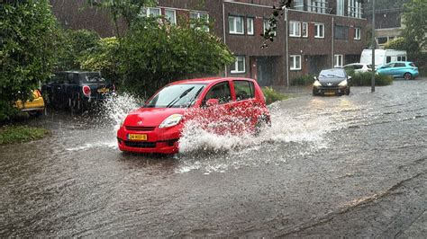 Wateroverlast In Limburg Na Hevige Regenval Code Geel In Oosten Van