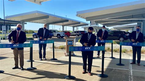 Solar parking canopy at airport complete, largest in Midwest