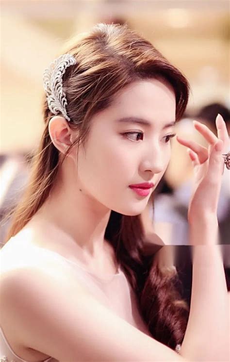 Liu Yifei Sexy Hot Photos INEWS