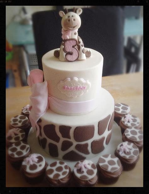 Giraffe Cake And Matching Cupcakes Decorated Cake By Cakesdecor