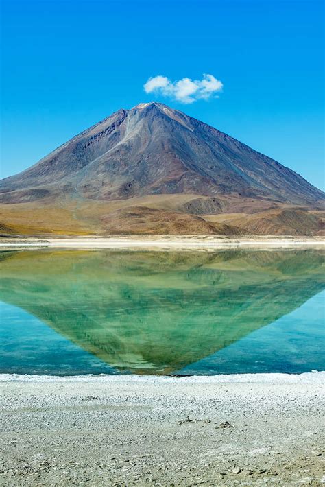 Laguna Verde Bolivia: Facts, How To Visit + More – The Discoveries Of