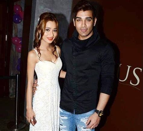 Pratyusha Banerjee Hot