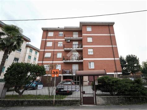 Vendita Appartamento Verano Brianza Trilocale In Via Isonzo 2 Buono