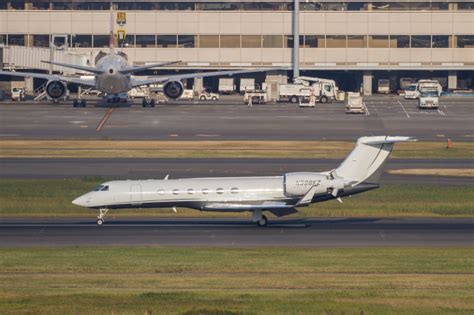 Bank of Utah Trustee Gulfstream Aerospace G V N598KZ 羽田空港 航空フォト by 岡崎