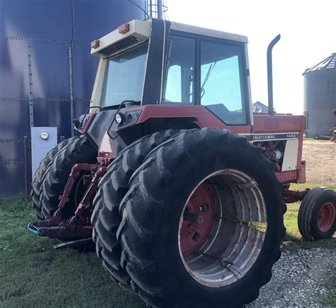 Tractor Zoom International Harvester 1486