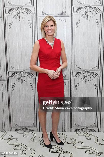 10 Hot Sexy Kate Snow Bikini Pics