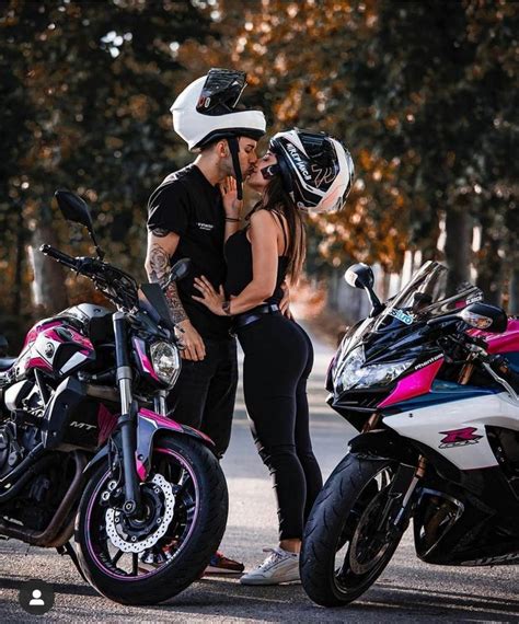 Pin By Annalauranad On Moto Biker Couple Biker Photoshoot Motorcycle Couple Pictures