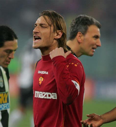 Francesco Totti Olvida Las Infidelidades De Ilary Blasi Con Noemi