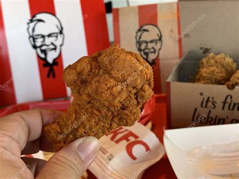 Ayutthaya Tailandia Apr Kfc Hamburguesa Y Pollo Frito En El