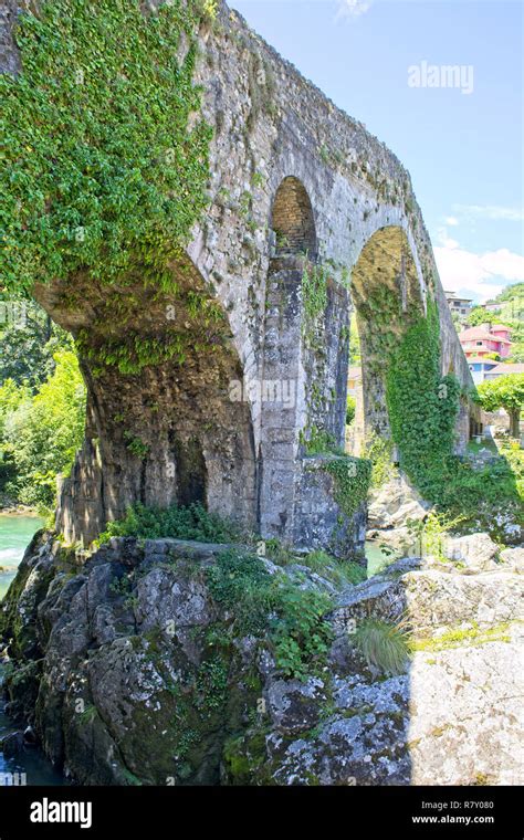 Puente Romano Puente Romano De Cangas De On S Sobre El R O Sella