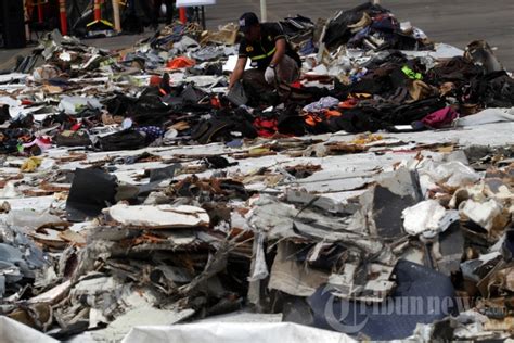 Indefikasi Barang Korban Lion Air Pk Lqp Foto Tribunnews