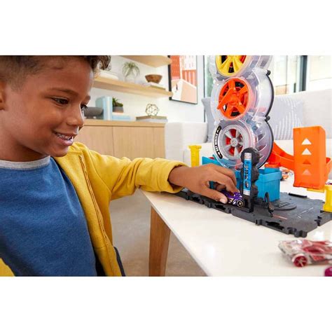 Hot Wheels Tekerlek Kulesi Pisti HDP Hot Wheels Araçlar Toolstoy