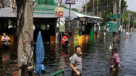 Floods Encroach Deeper Into Bangkok Risk Subway Fox News