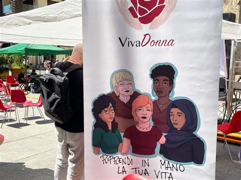 In Piazza Vittoria Si Balla Contro La Violenza Giornale Di Brescia