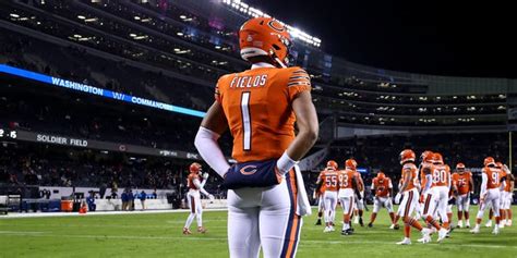 Bears Justin Fields Throws Brutal Interception Off Commanders Defenders Helmet Near End Zone