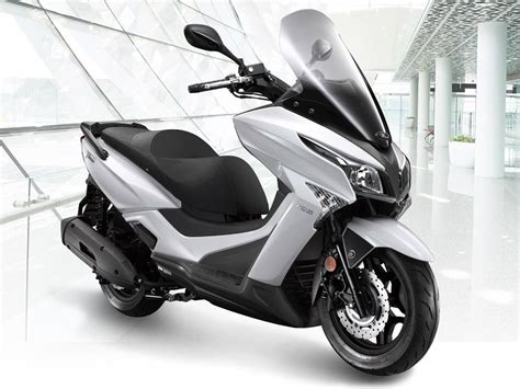 22Kymco X-Town 300i ABS Maxi-scooter Launched In India - ZigWheels