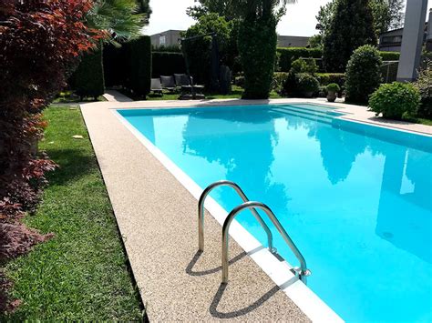 Pavimentazioni Bordo Piscina Quale Scegliere Assopav