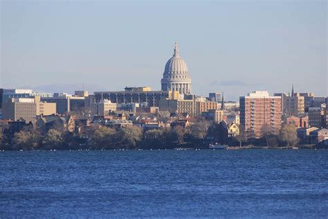 Download Madison Wisconsin Capitol Skyline Wallpaper