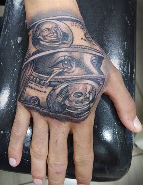 Pin de Cristian Perea em Quick Saves em 2024 Tatuagem na mão