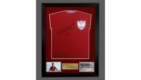 Maglia Geoff Hurst Del West Ham Autografata E Incorniciata Charitystars