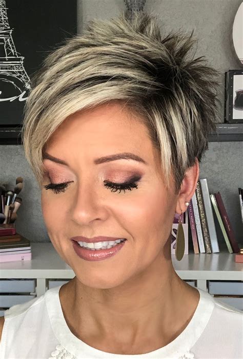 Neutral Look Using UD Naked Ultraviolet Palette Short Spiked Hair