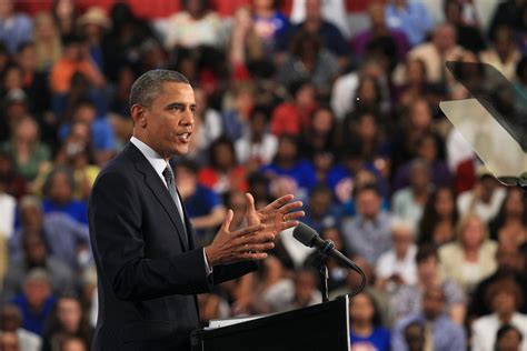 Obama Says Election Offers A Clear Choice On The Economys Long Term